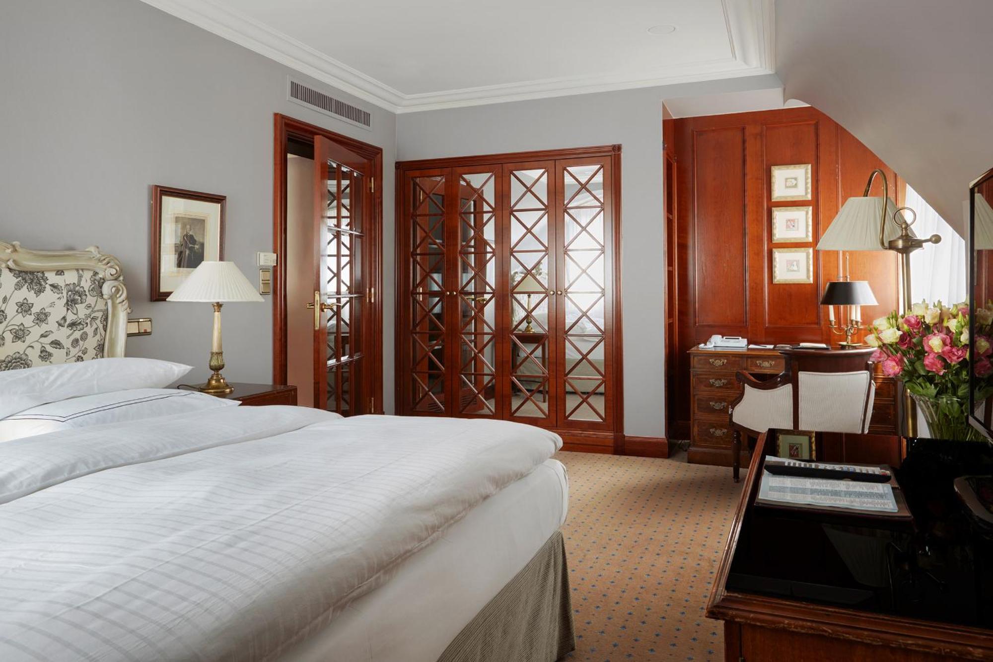 Schlosshotel Berlin Rom bilde